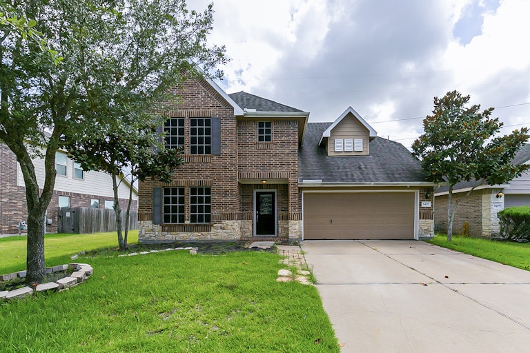 Photo 1 of 29 - 5405 Lilac Grove Ln, Rosharon, TX 77583