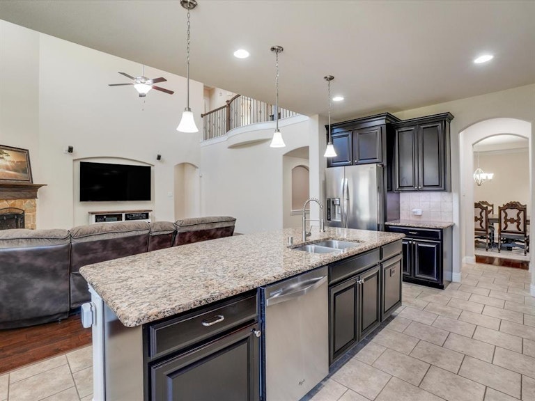Photo 9 of 40 - 1412 9th St, Argyle, TX 76226