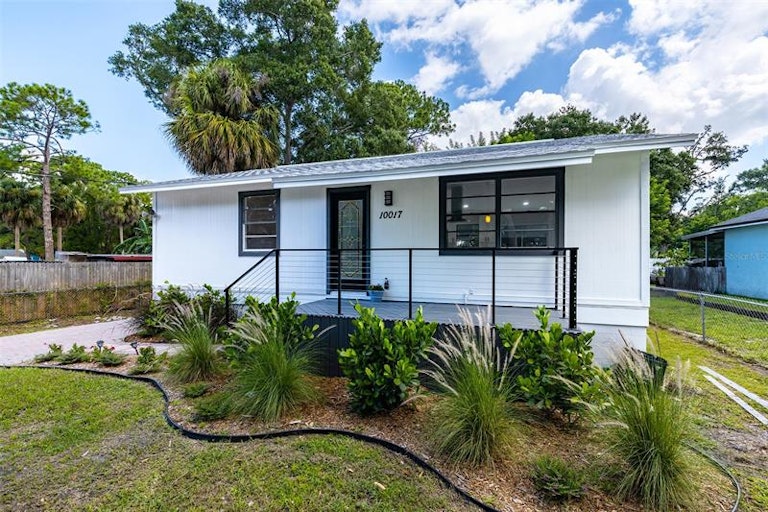 Photo 11 of 28 - 10017 Parsons St, Tampa, FL 33615