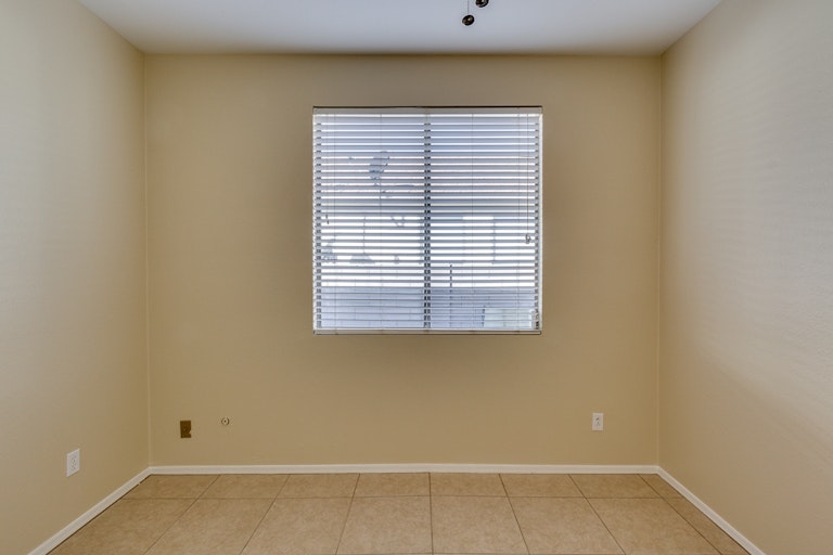 Photo 20 of 25 - 6609 W Lawrence Ln, Glendale, AZ 85302