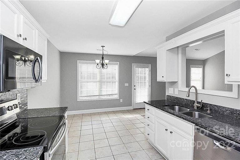 Photo 14 of 30 - 4621 Hampton Chase Dr SW, Concord, NC 28027