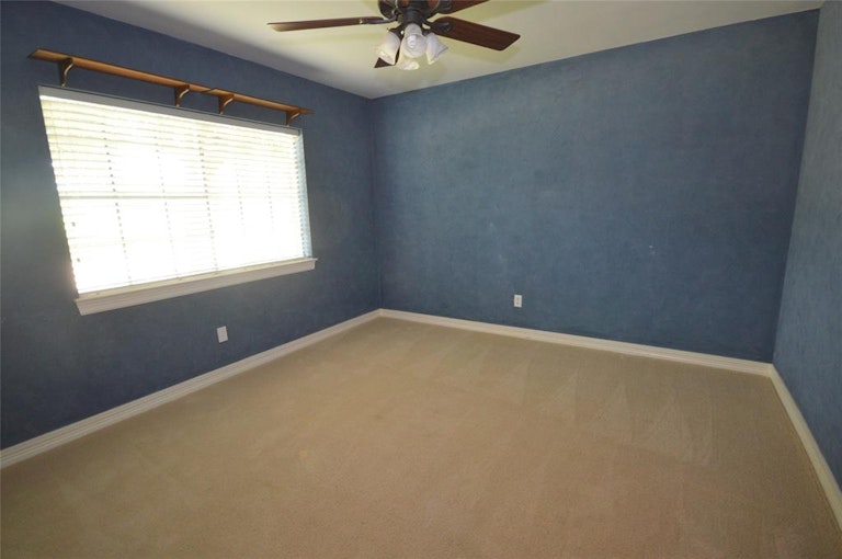Photo 28 of 44 - 5003 Kingsland Ct, Sugar Land, TX 77479