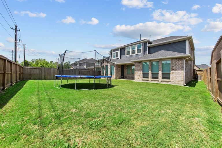 Photo 37 of 38 - 5922 Arcola Meadow Ct, Houston, TX 77059
