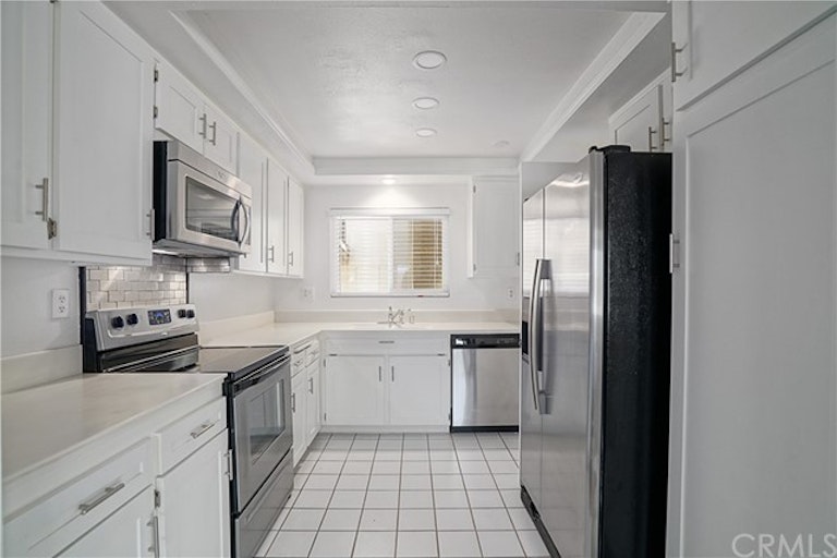 Photo 2 of 27 - 3435 Bahia Blanca W Unit A, Laguna Woods, CA 92637