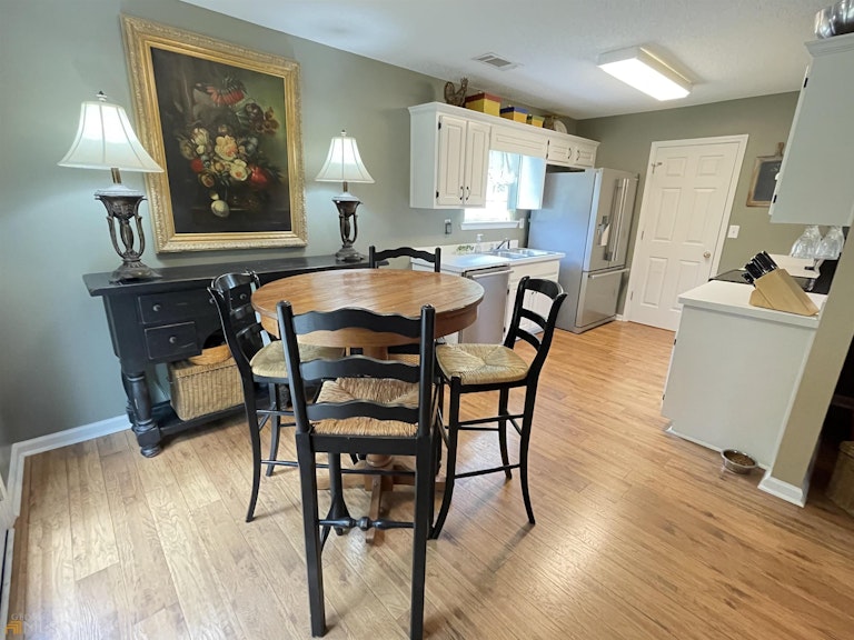 Photo 7 of 36 - 528 Butler Bridge Dr, McDonough, GA 30252