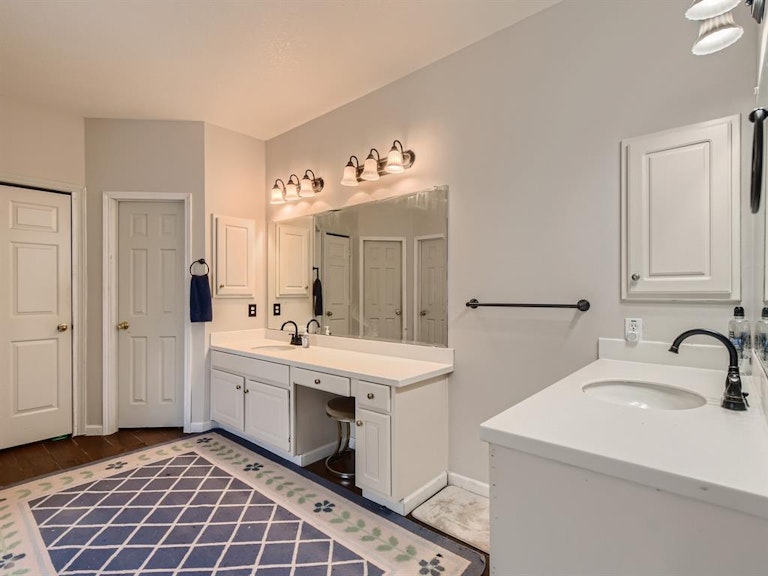 Photo 15 of 28 - 13518 Greenwood Manor Dr, Cypress, TX 77429