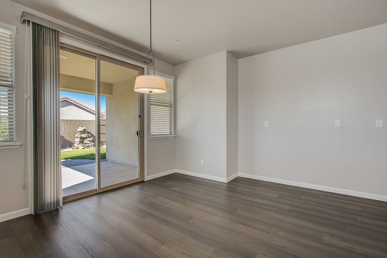 Photo 19 of 34 - 6025 Belfast Way, Roseville, CA 95747