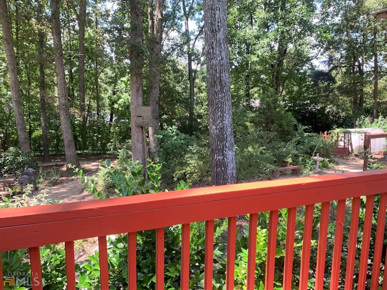 Photo 9 of 43 - 2761 Hickory Trl, Snellville, GA 30078