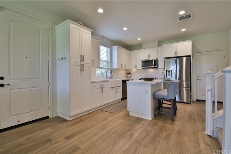 Photo 4 of 41 - 13910 Fairway Dr, Whittier, CA 90604