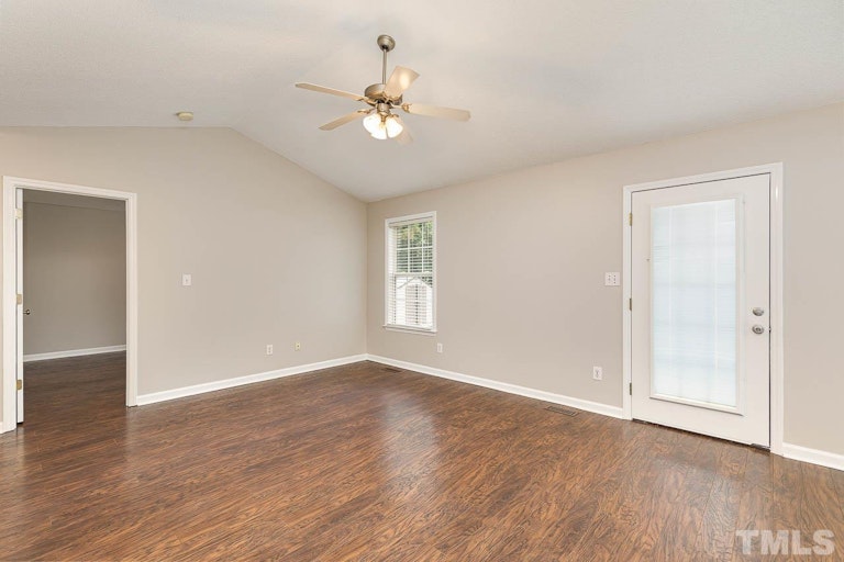Photo 7 of 32 - 155 Duck Pond Ln, Clayton, NC 27520