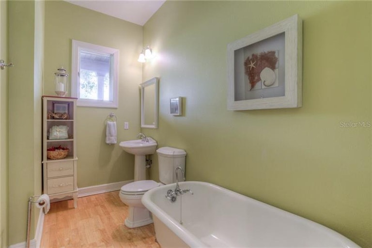 Photo 13 of 25 - 901 Academy Dr, Brandon, FL 33511