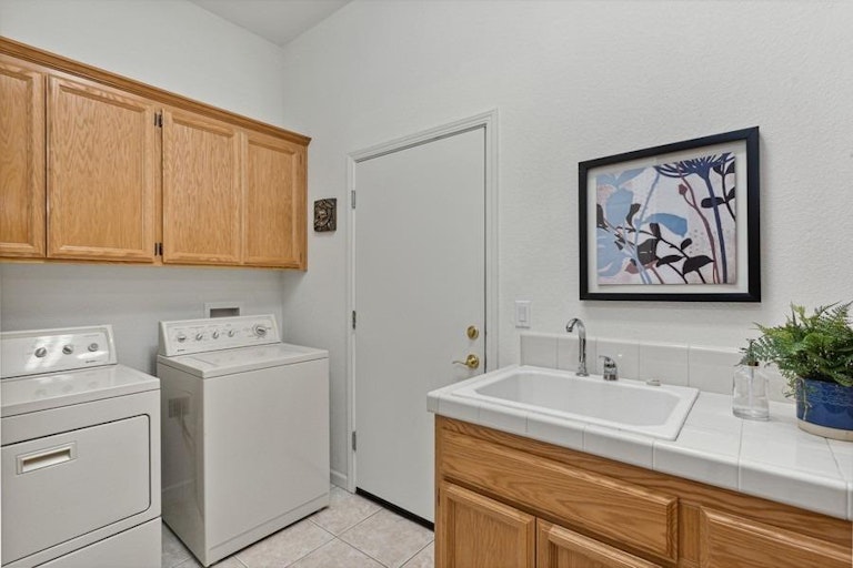 Photo 24 of 47 - 3970 Coldwater Dr, Rocklin, CA 95765