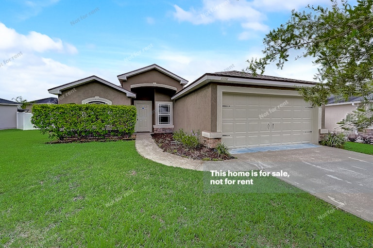 Photo 1 of 33 - 6012 Chestnut Gelding Ln, Jacksonville, FL 32234