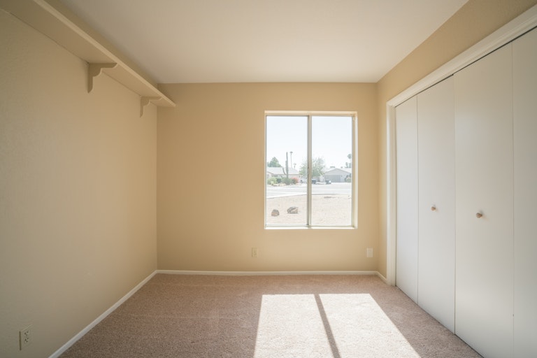 Photo 21 of 26 - 4340 W Paradise Dr, Glendale, AZ 85304