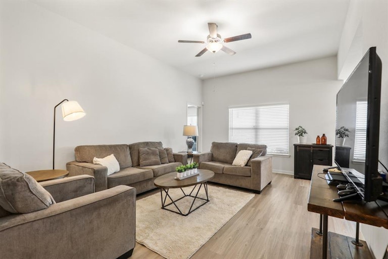 Photo 4 of 24 - 3029 Iron Woods Dr, Katy, TX 77493