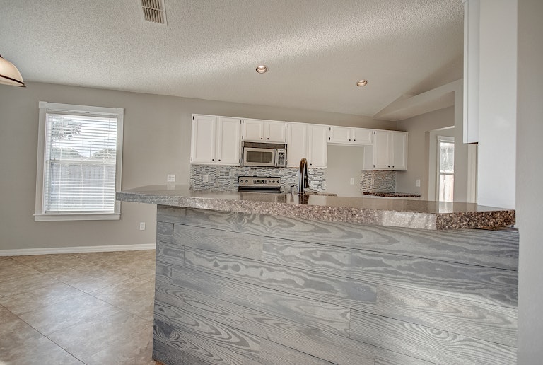 Photo 13 of 33 - 22 Moor Green Ct, Ocoee, FL 34761