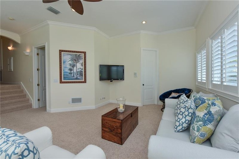 Photo 11 of 25 - 320 Faubel St, Sarasota, FL 34242