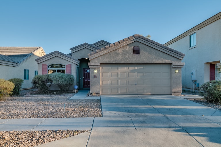 Photo 1 of 27 - 3326 W Fraktur Rd, Phoenix, AZ 85041