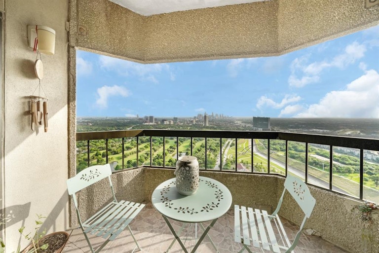 Photo 7 of 20 - 2001 Holcombe Blvd #3504, Houston, TX 77030