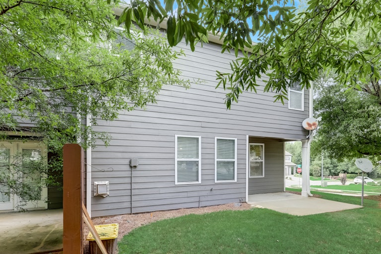 Photo 13 of 30 - 20 Tahoe Dr, Newnan, GA 30263