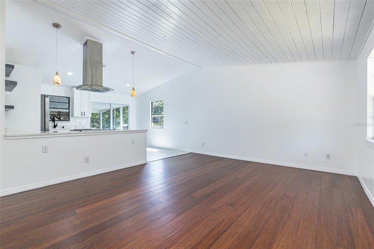 Photo 13 of 28 - 10017 Parsons St, Tampa, FL 33615