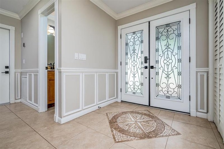 Photo 4 of 28 - 15402 Deerglen Dr, Tampa, FL 33624