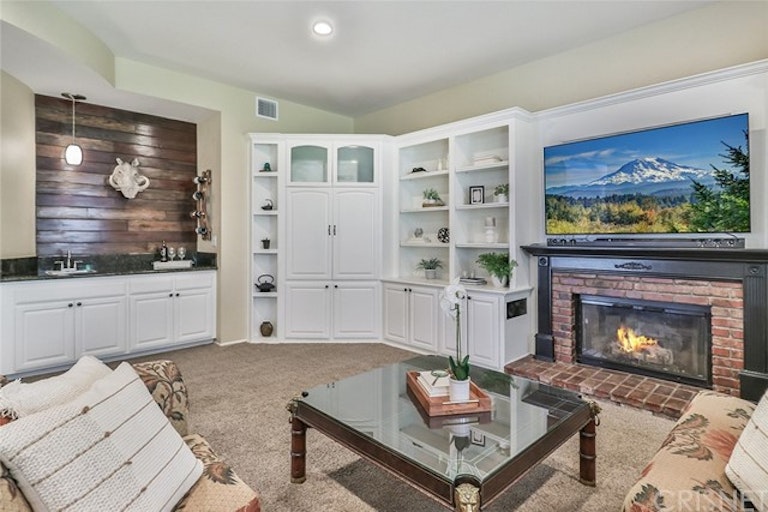 Photo 25 of 75 - 4077 Bending Oak Ct, Moorpark, CA 93021