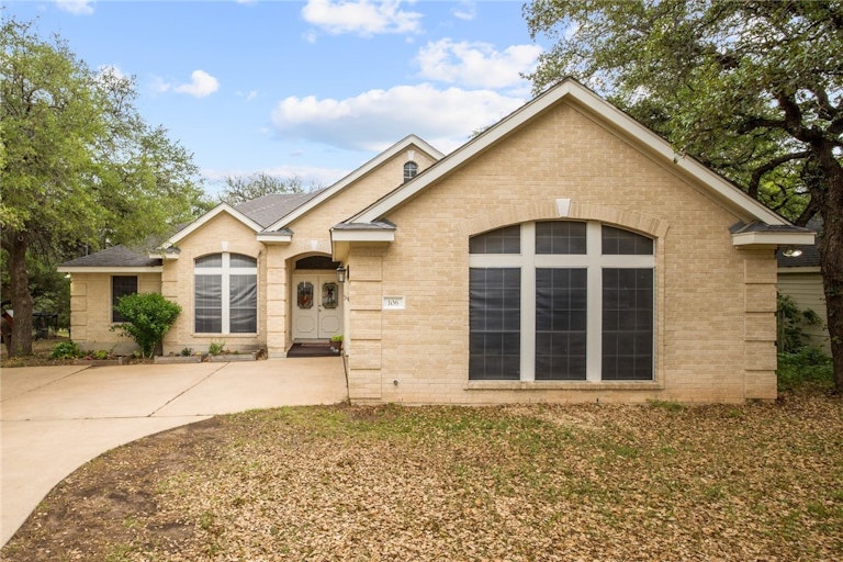 Photo 2 of 33 - 106 D B Wood Rd, Georgetown, TX 78628