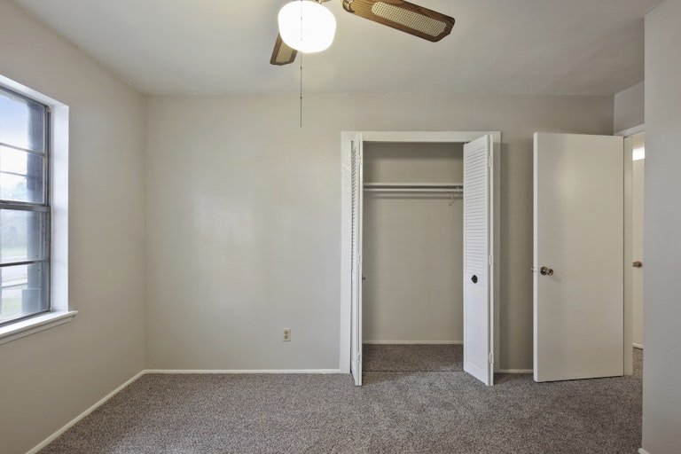 Photo 20 of 28 - 1525 Camelia Dr, Lewisville, TX 75067