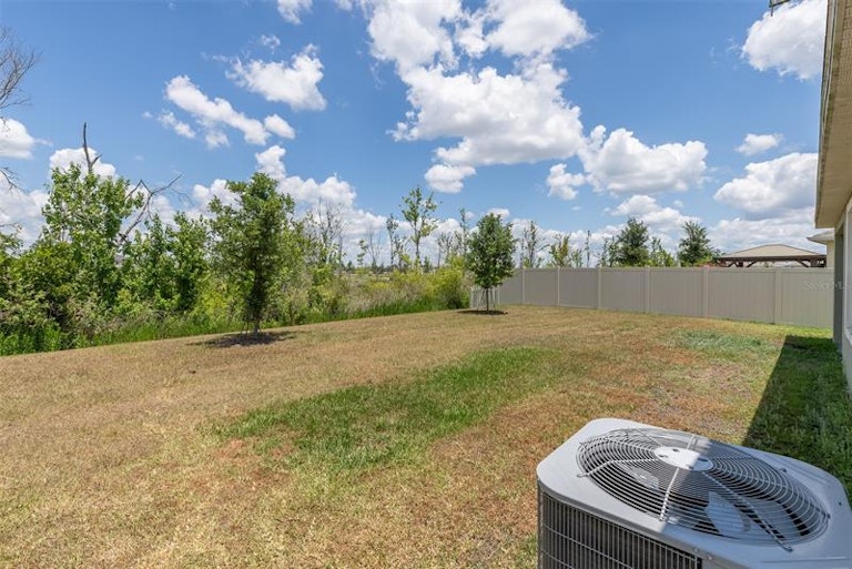 Photo 21 of 34 - 30855 Summer Sun Loop, Wesley Chapel, FL 33545