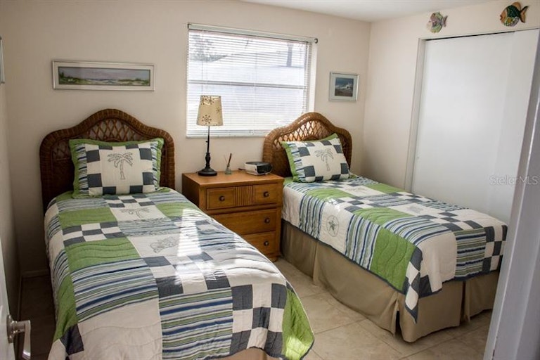 Photo 15 of 21 - 500 Sandlor Dr, Englewood, FL 34223