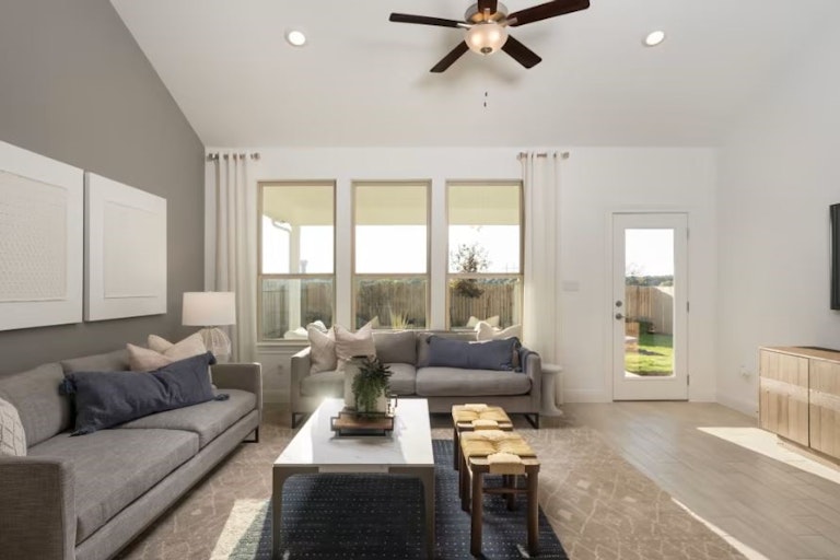 Photo 9 of 23 - 240 Windward Vw, Leander, TX 78641