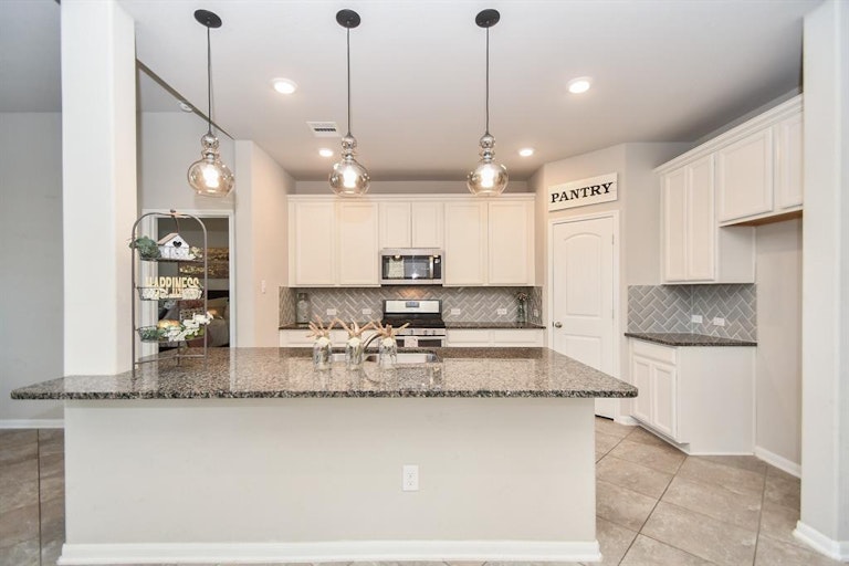Photo 12 of 37 - 5206 Rue Dela Croix Dr, Katy, TX 77493