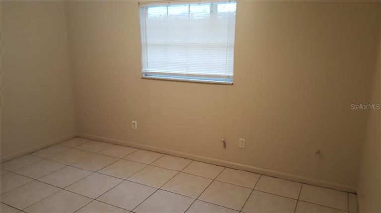 Photo 3 of 7 - 10106 N 10th St, Tampa, FL 33612