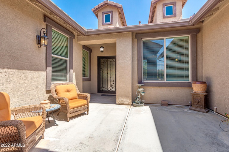 Photo 4 of 46 - 10586 W Electra Ln, Peoria, AZ 85383