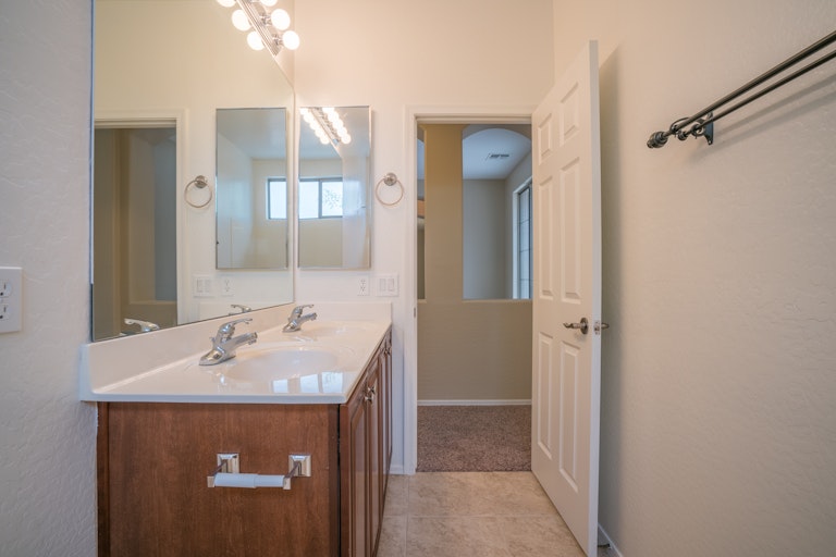 Photo 15 of 32 - 15637 W Yucatan Dr, Surprise, AZ 85379