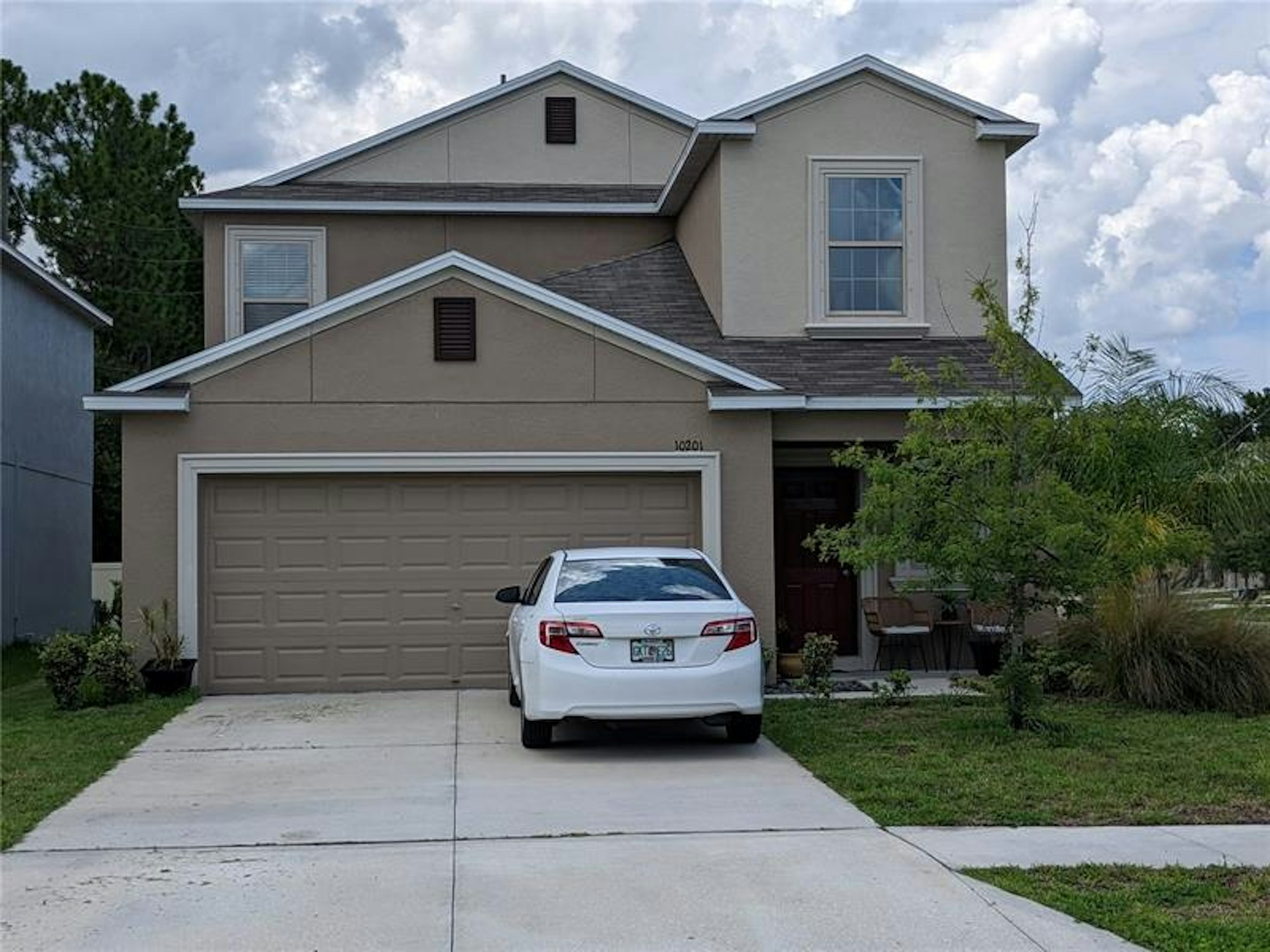 Photo 1 of 38 - 10201 Boggy Moss Dr, Riverview, FL 33578