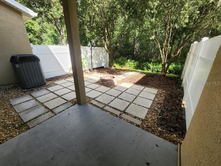 Photo 22 of 71 - 8105 Stone Leaf Ln, Tampa, FL 33647