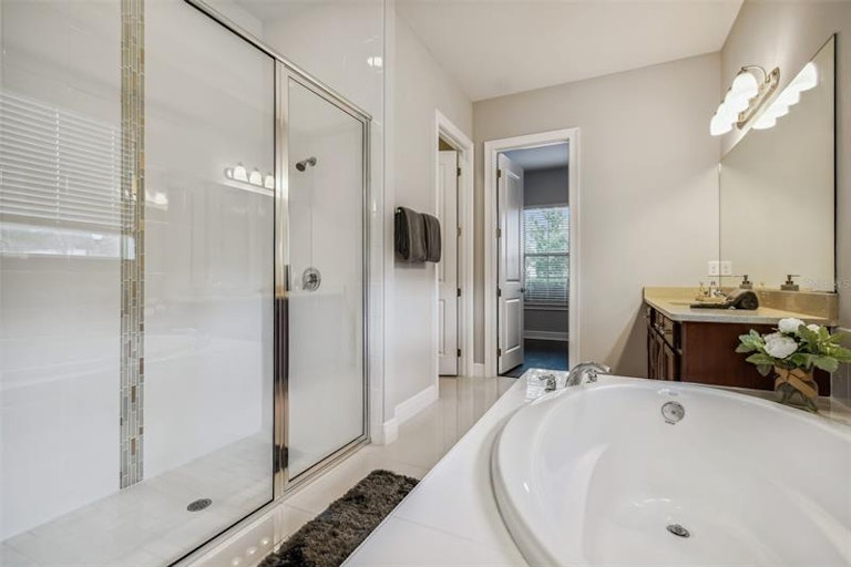 Photo 42 of 77 - 10430 Warrick St, Orlando, FL 32836