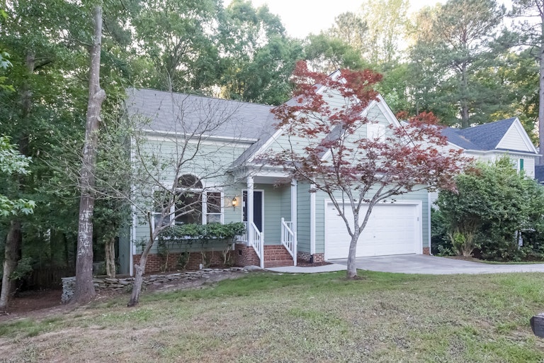 Photo 7 of 25 - 4016 Kettering Dr, Durham, NC 27713