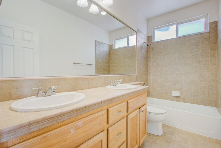 Photo 22 of 27 - 4018 Pinoche Peak Way, Rancho Cordova, CA 95742