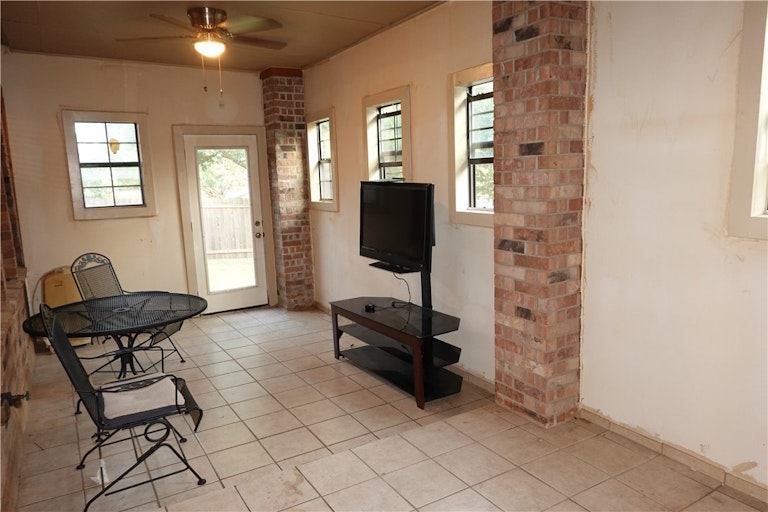 Photo 33 of 33 - 329 Island Oak Dr, Austin, TX 78748