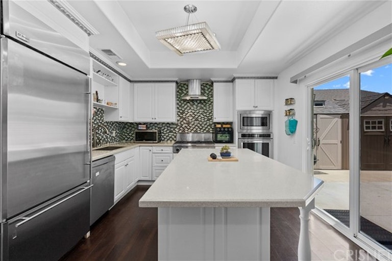 Photo 10 of 28 - 31662 Hipshot Dr, Castaic, CA 91384