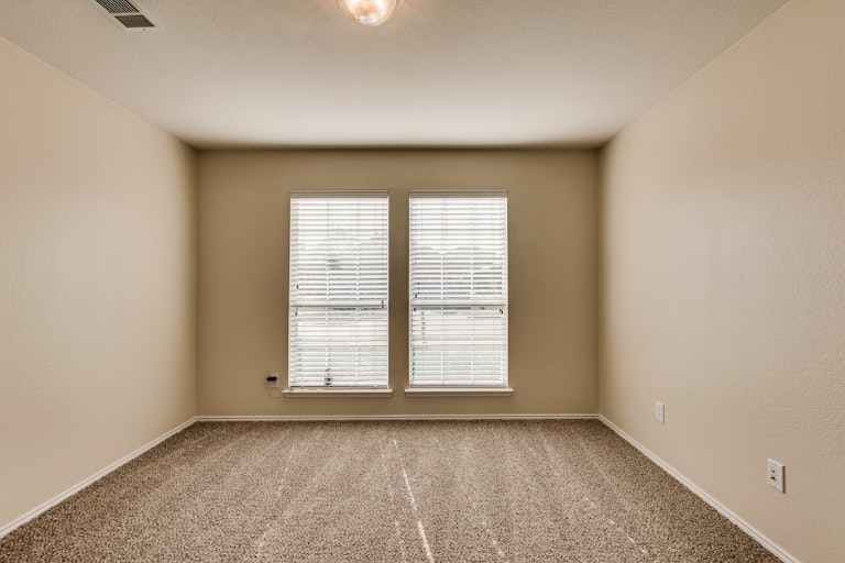 Photo 12 of 37 - 414 Hackberry Dr, Fate, TX 75087