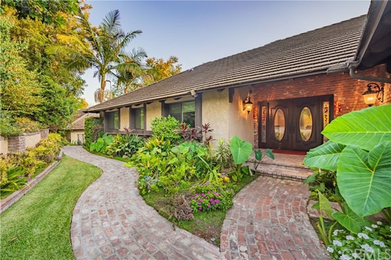 Photo 4 of 59 - 2899 N Monte Verde Dr, Covina, CA 91724