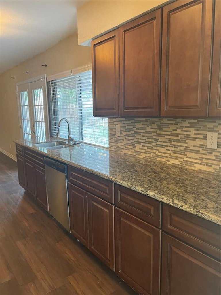 Photo 16 of 26 - 5665 Tyler St, The Colony, TX 75056