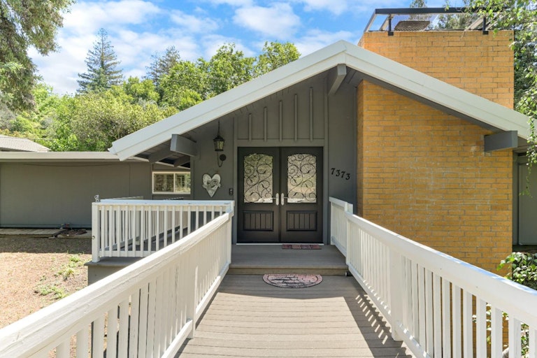 Photo 8 of 52 - 7373 Nob Hill Dr, Carmichael, CA 95608
