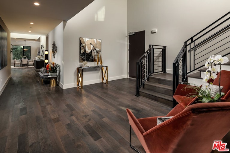 Photo 5 of 13 - 332 W Green St #410, Pasadena, CA 91105