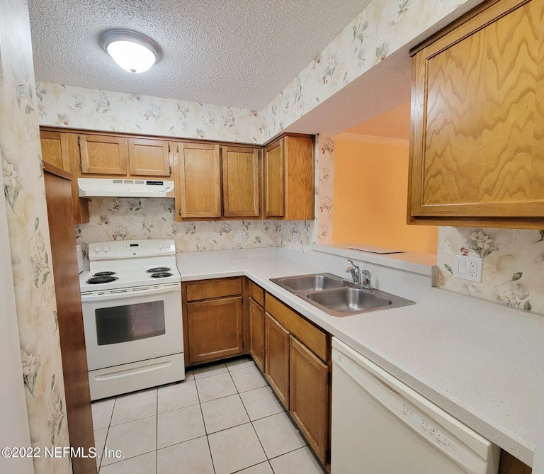Photo 8 of 18 - 1213 Maitland Ave, Jacksonville, FL 32211