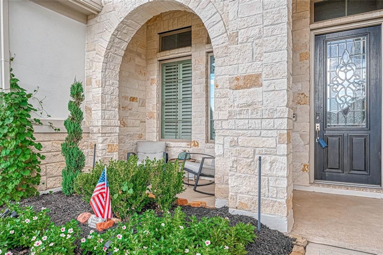 Photo 5 of 48 - 21606 Albertine Dr, Tomball, TX 77377